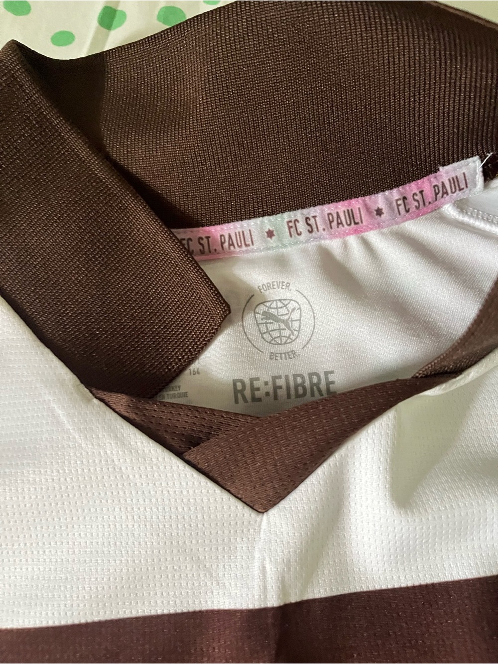Super cool FC St. Pauli home jersey from the 2025 - 2026 season. - Picture 2 of 5